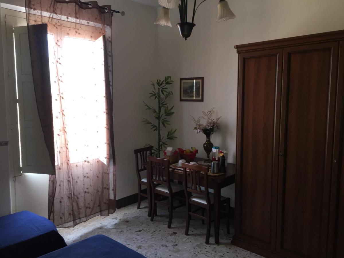 B&B Mistral Di Lizzio Salvatore Giarre Kültér fotó