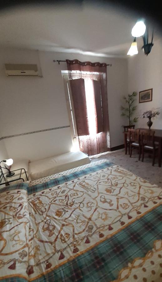 B&B Mistral Di Lizzio Salvatore Giarre Kültér fotó